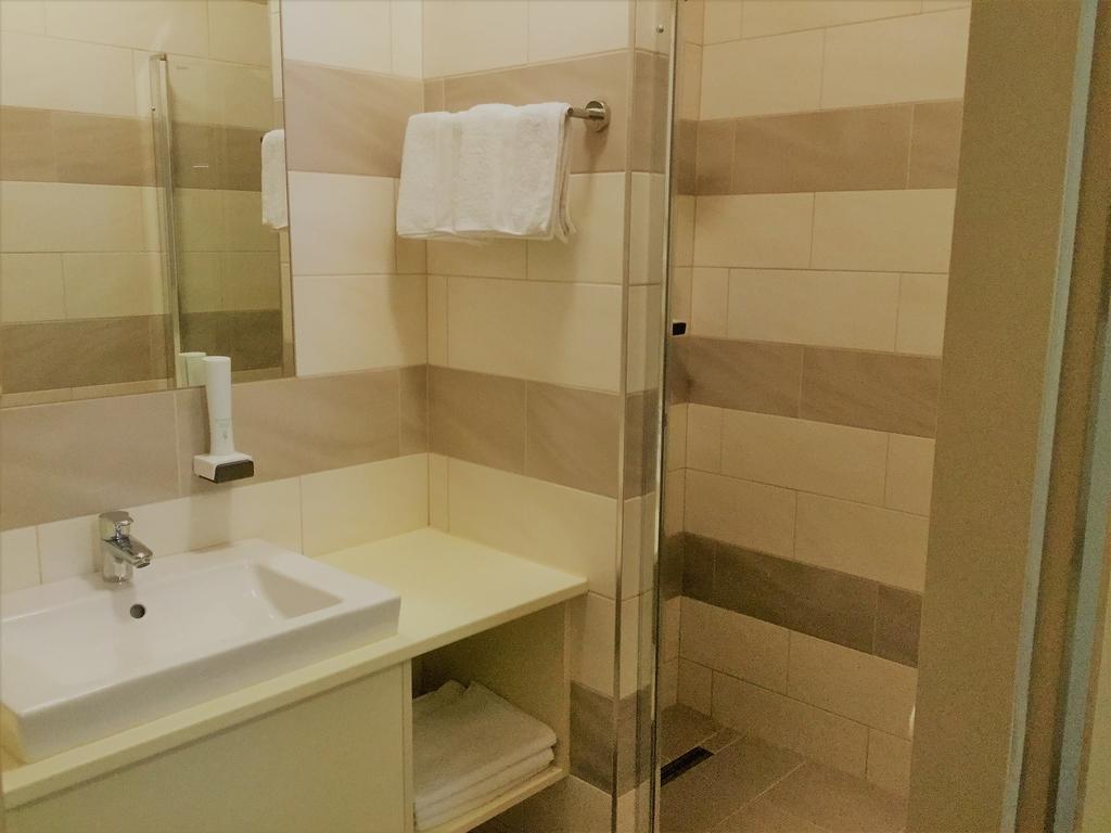 แอสโทเรีย โฮเต็ล แอนด์ เรสเทอรองท์ Hotel บาลาตอนฟือเรด ภายนอก รูปภาพ